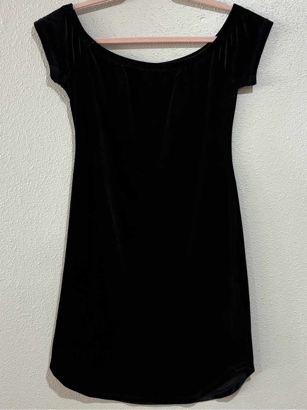 Derek Heart Black Velvet Feel Off-Shoulder Mini Dress – Size Large 🖤✨ - Picture 2 of 5